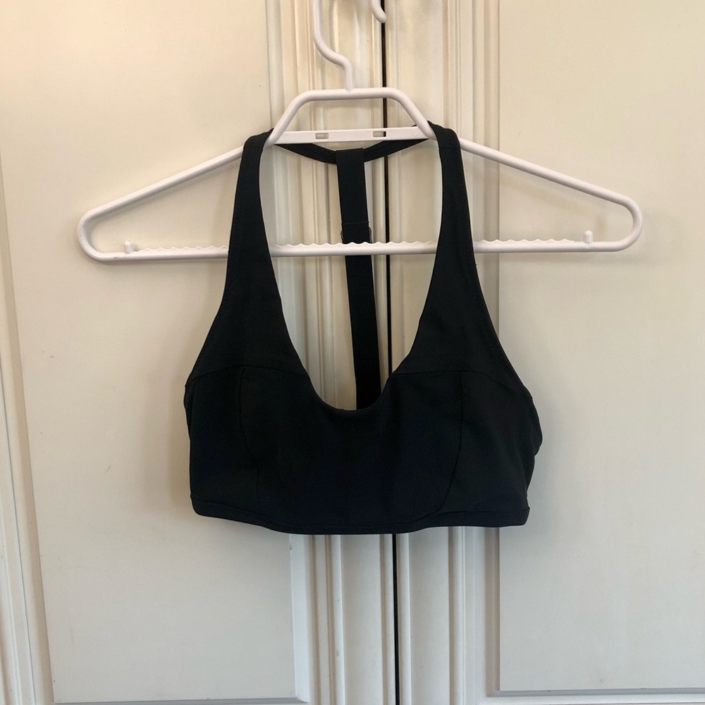 Lululemon women’s adjustable back strap sports bra